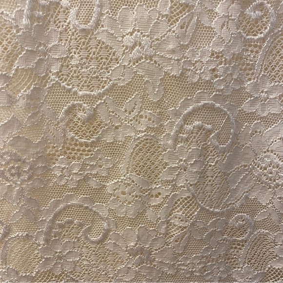 2/$25 Aritzia Talula Cream White Lace Mesh Tank Top Size XXS - Picture 3 of 5